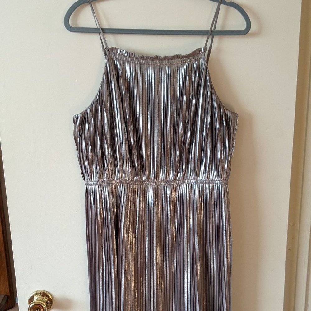 Banana Republic Metallic Pleated midi dress, Size 12